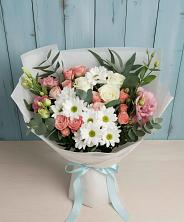 Букет цветов из:  Розы, Лизиантусы и Хризантемы в Ровеньках
