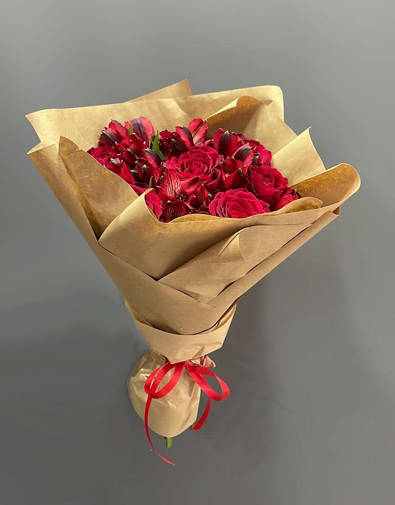 Букет цветов из: Альстромерии и Розы в Ровеньках