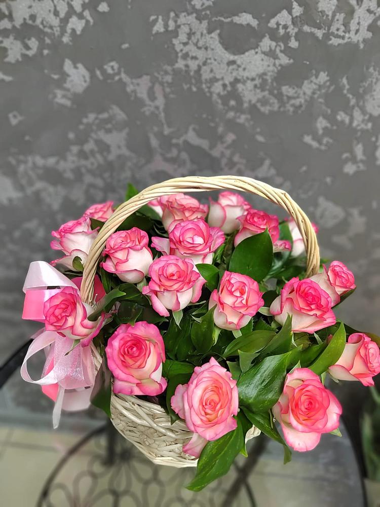 Цветочная композиция из Розы в корзине в Ровеньках