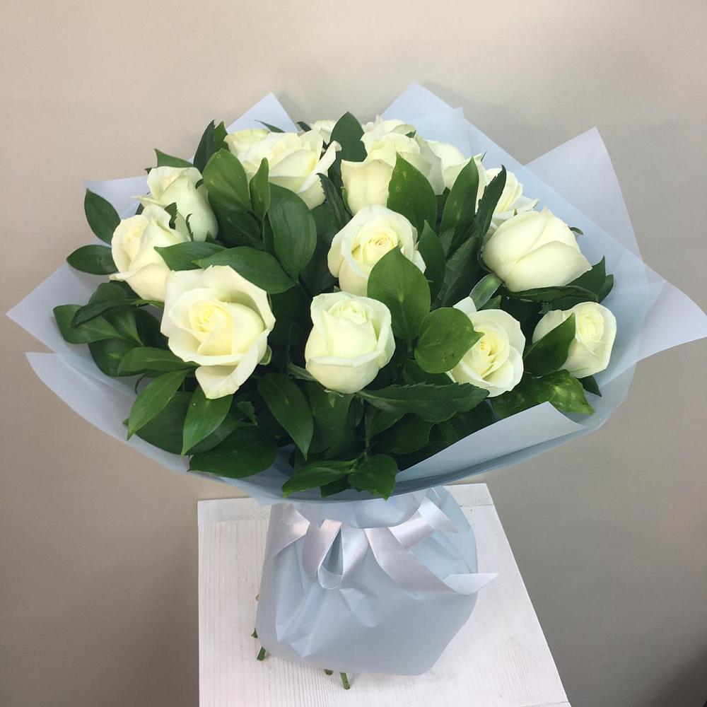 Букет 15 Белых роз Проуд в Ровеньках