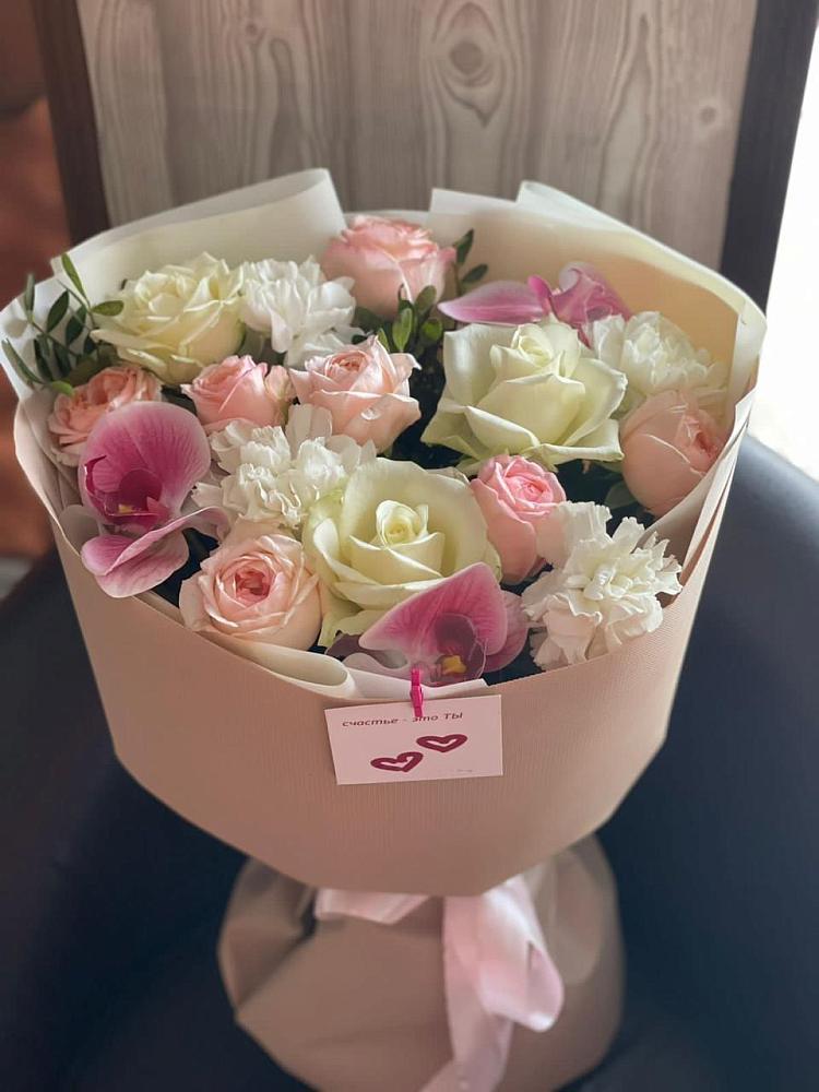 Букет цветов из: Орхидеи, Розы и Гвоздики в Ровеньках