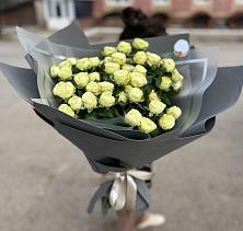 Букет Белые кустовые розы Солинеро в Ровеньках