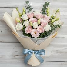 Букет цветов из:  Лизиантусы в Ровеньках