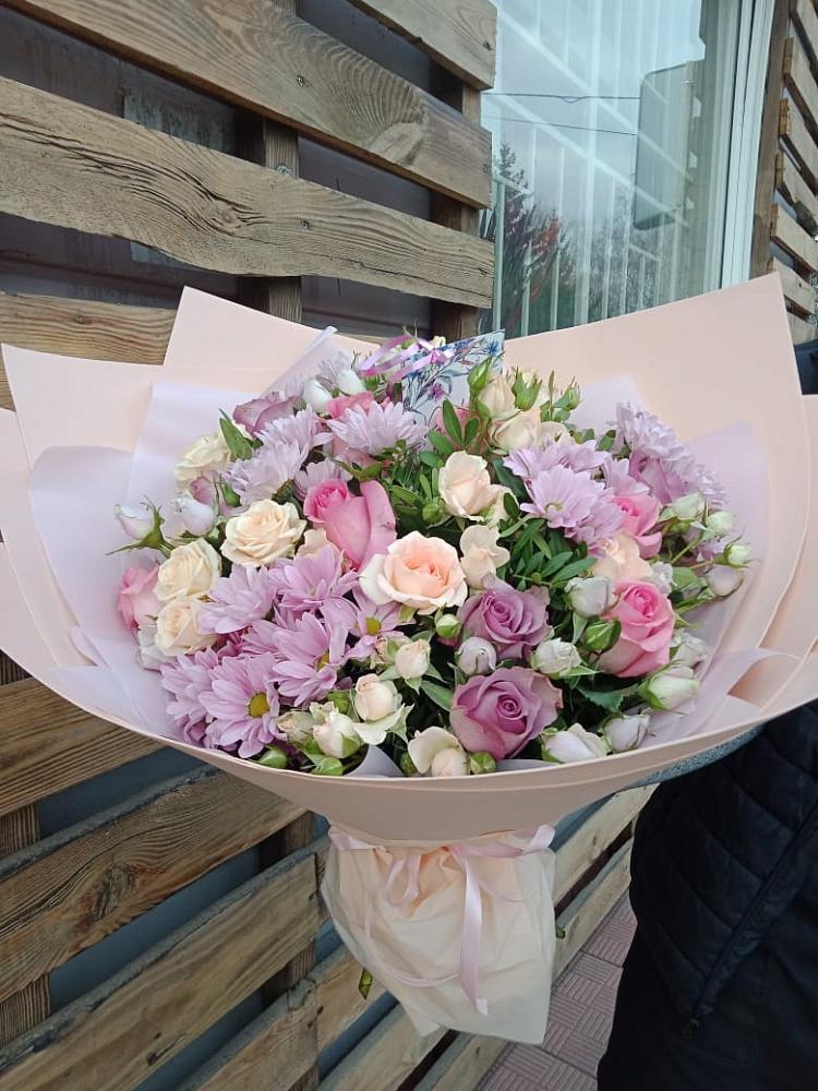 Букет цветов из: Розы и Хризантемы в Ровеньках