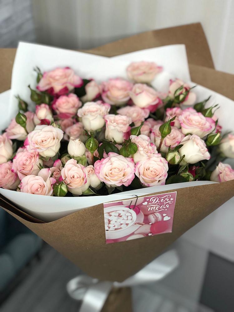 Букет цветов из: Розы в Ровеньках