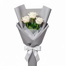 Букет 3 белые розы в Ровеньках
