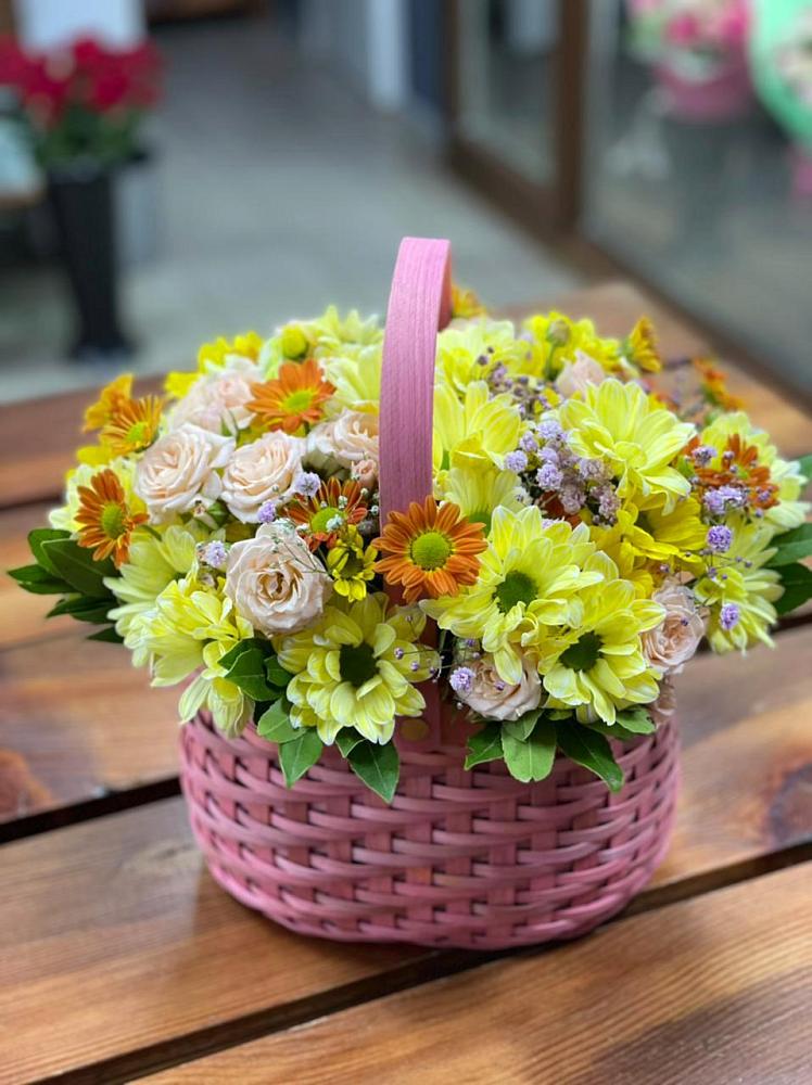 Цветочная композиция из Хризантемы и Розы в корзине в Ровеньках