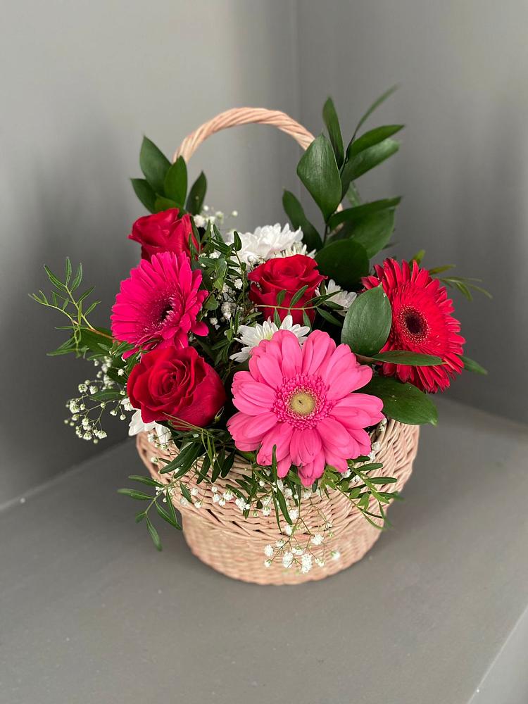 Цветочная композиция из Розы, Хризантемы и Герберы в корзине в Ровеньках