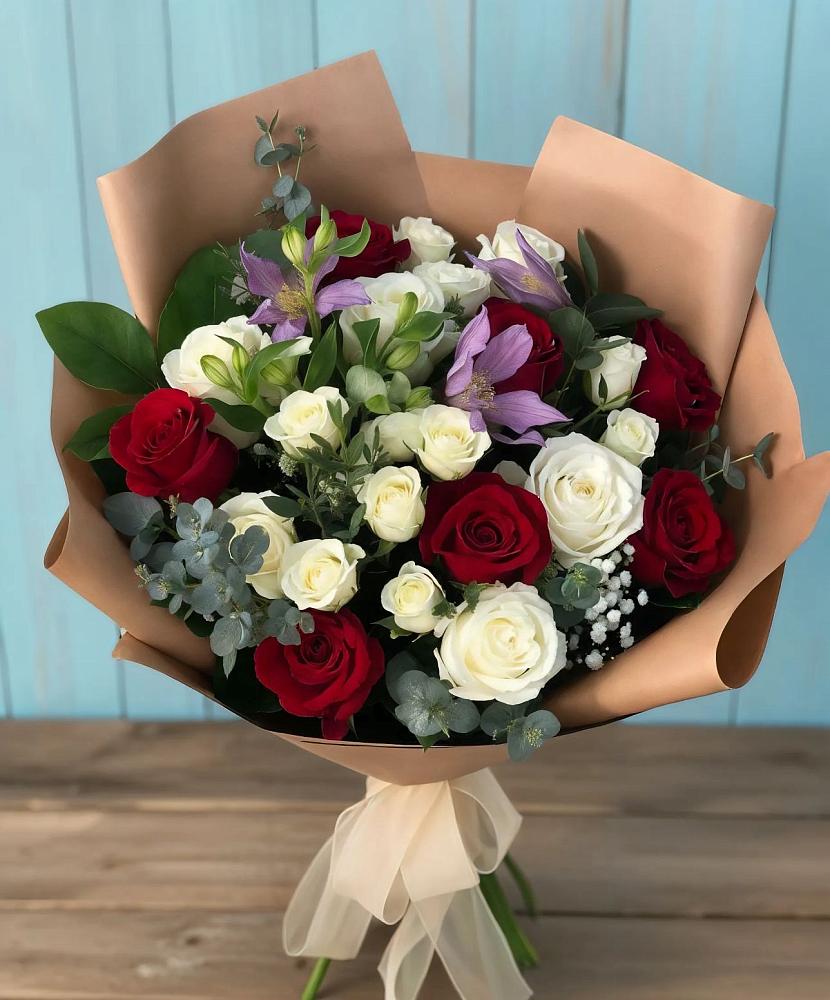 Букет цветов из: Розы и Альстромерии в Ровеньках