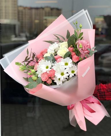 Букет цветов из: Розы, Лизиантусы и Хризантемы в Ровеньках