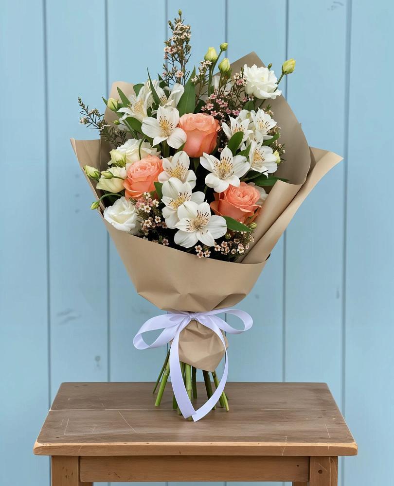 Букет цветов из: Альстромерии, Лизиантусы, Розы и Хризантемы в Ровеньках