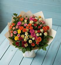Букет Микс из разноцветных кустовых роз в Ровеньках