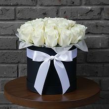 Цветочная композиция из Розы в шляпной коробке в Ровеньках